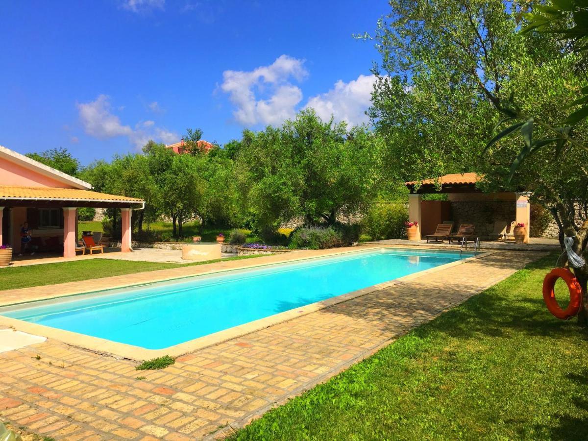 Villa Kleopatra Pouládes 外观 照片